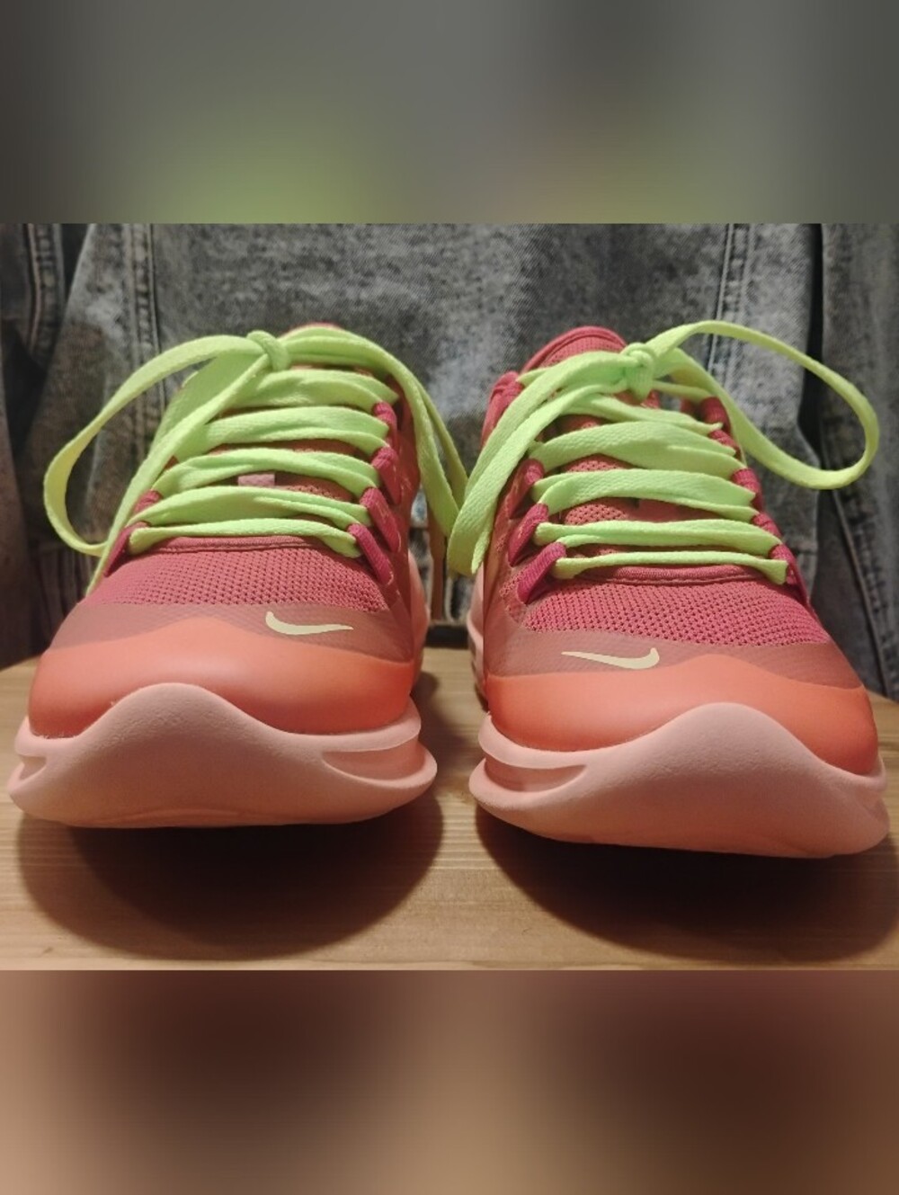 Nike Women's Air Max Axis Sneakers Running Shoes in Pink/Melon/Coral, Size 9.5 - Picture 4 of 16